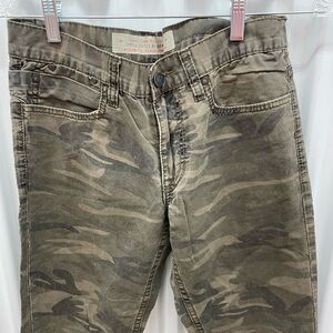 Men’s Green Camouflage Pants Size 30